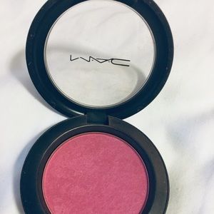 Mac blush in overdyed